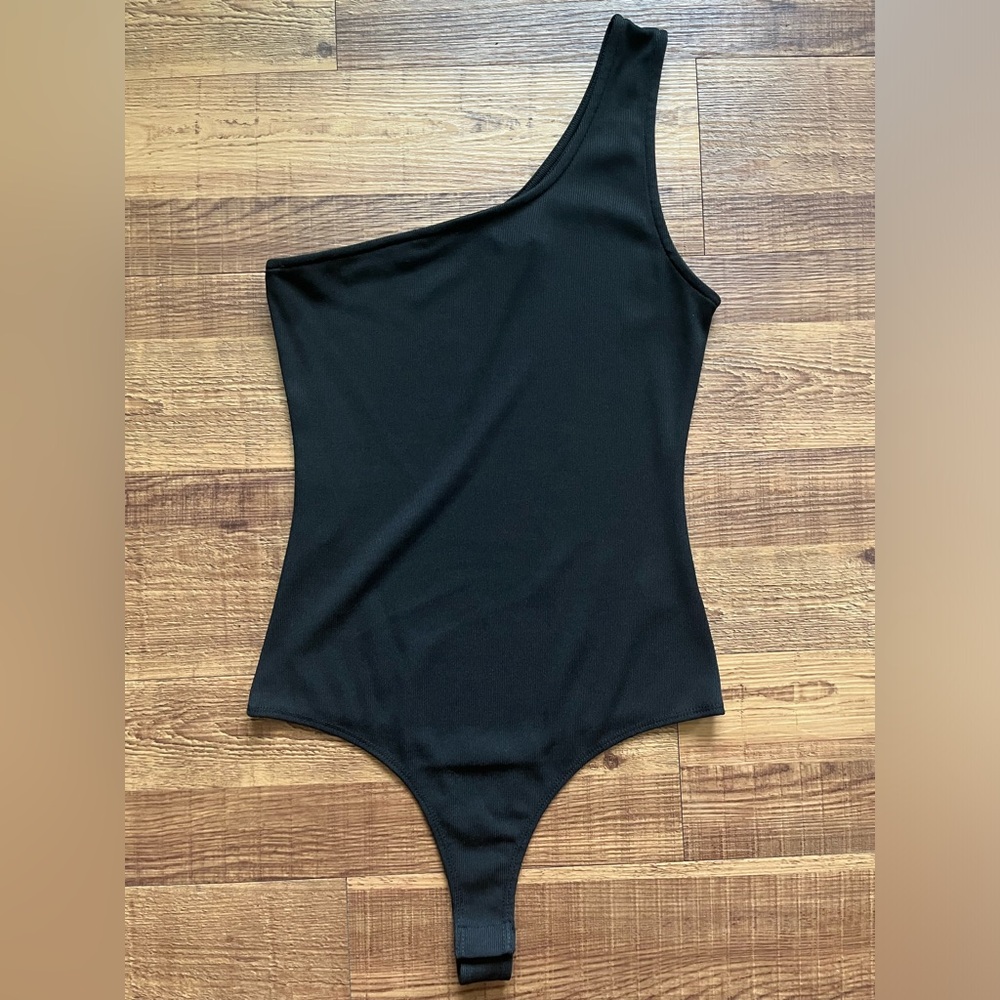 Lelis Collection One Shoulder Ribbed Bodysuit Small